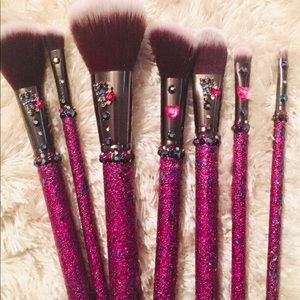 Custom Makeup Brushes ☠️💕👑